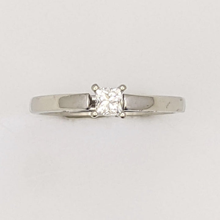 14K WHITE .18 CARAT TOTAL I1 H DIAMOND PRINCESS CUT RAISED SHANK SOLITAIRE ESTATE RING 2.5 GRAMS