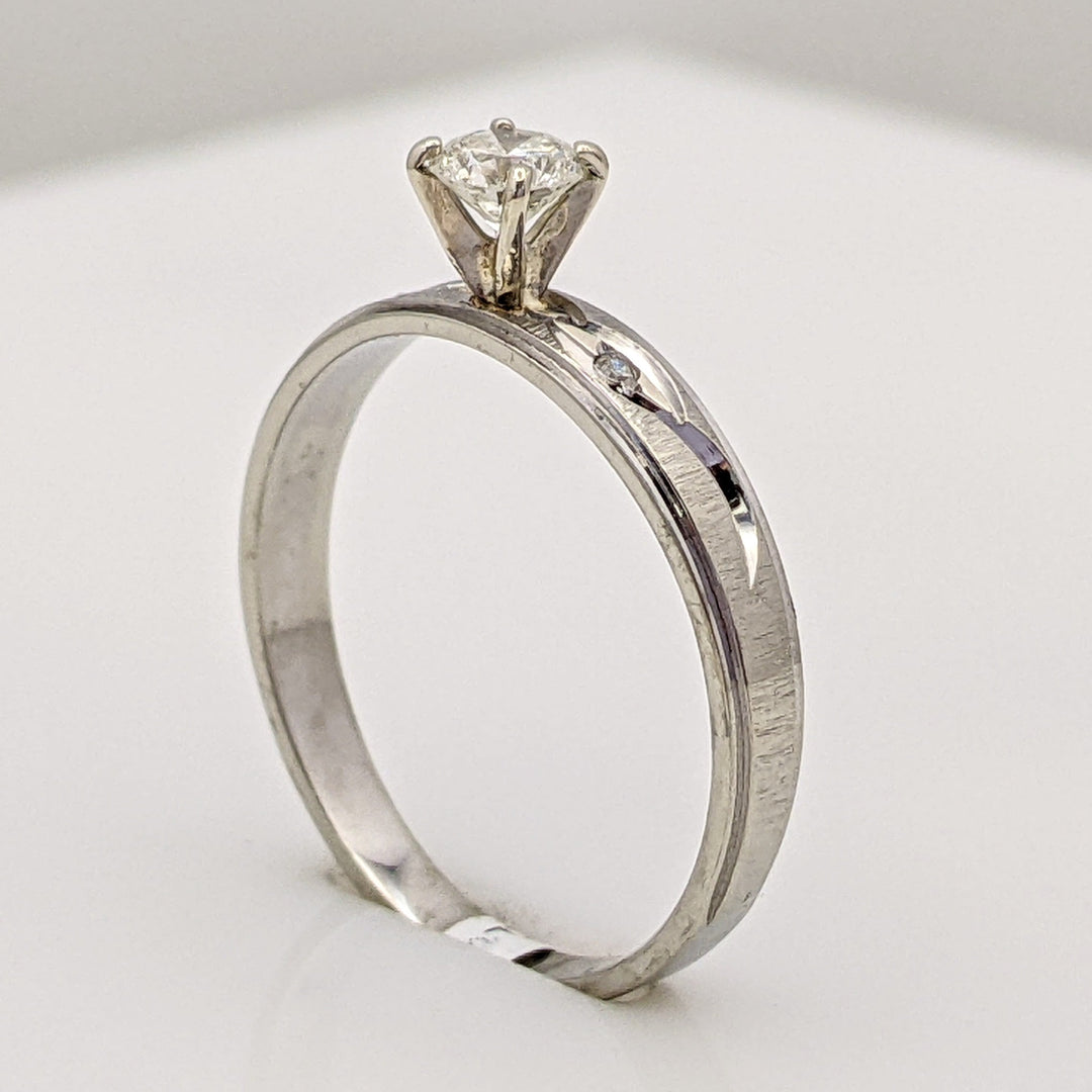 10K WHITE .24 CARAT TOTAL WEIGHT I1 I DIAMOND ROUND (3) ESTATE RING 1.6 GRAMS