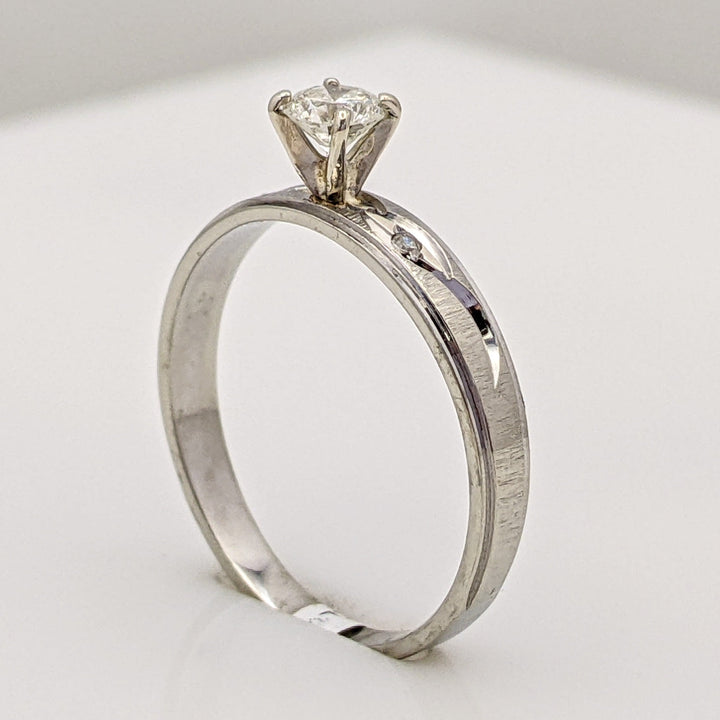 10K WHITE .24 CARAT TOTAL WEIGHT I1 I DIAMOND ROUND (3) ESTATE RING 1.6 GRAMS