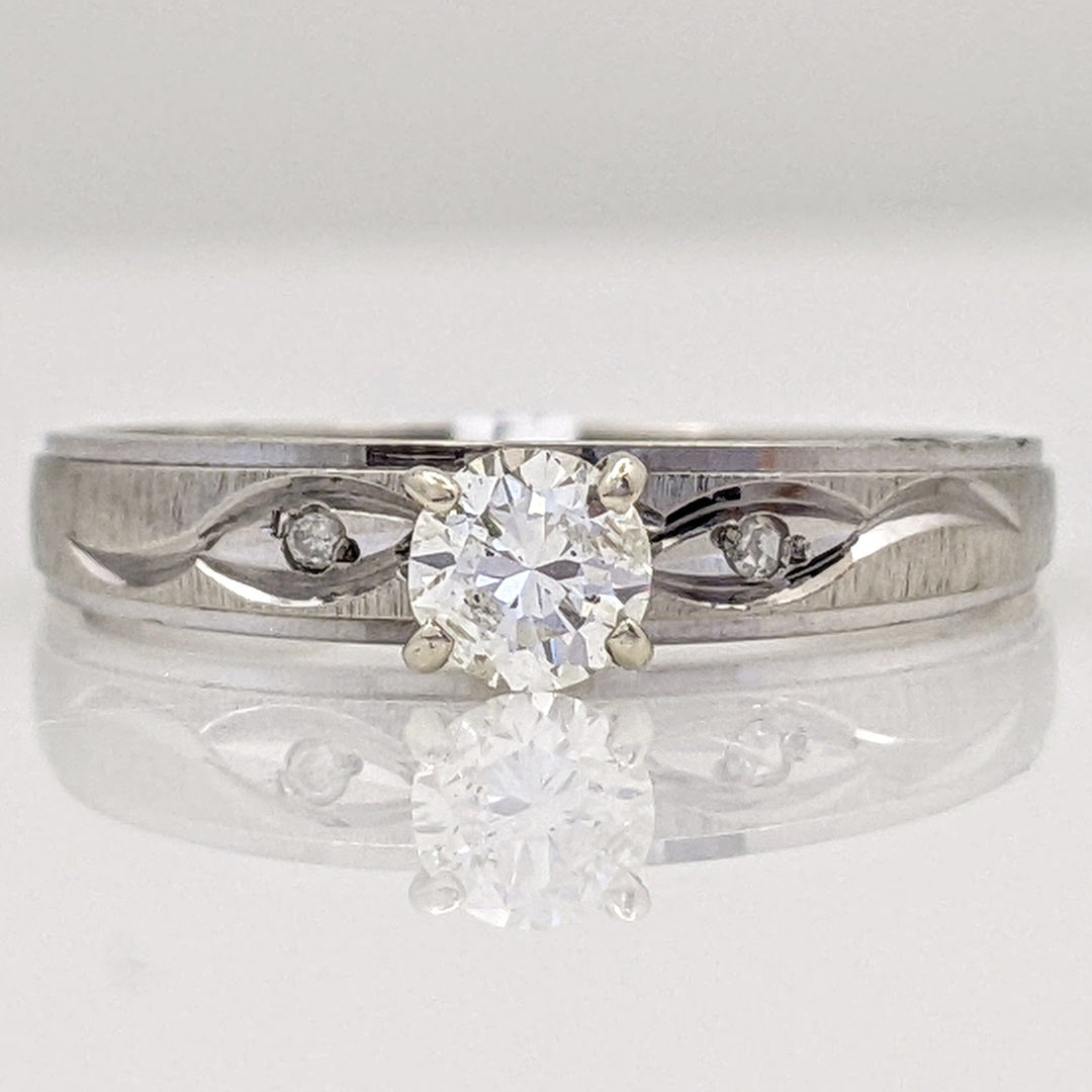 10K WHITE .24 CARAT TOTAL WEIGHT I1 I DIAMOND ROUND (3) ESTATE RING 1.6 GRAMS