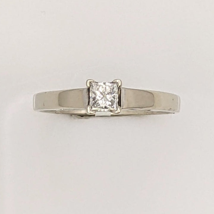 14K WHITE .30 CARAT TOTAL I1 G DIAMOND ROUND RAISED SHANK SOLITAIRE ESTATE RING 3.3 GRAMS