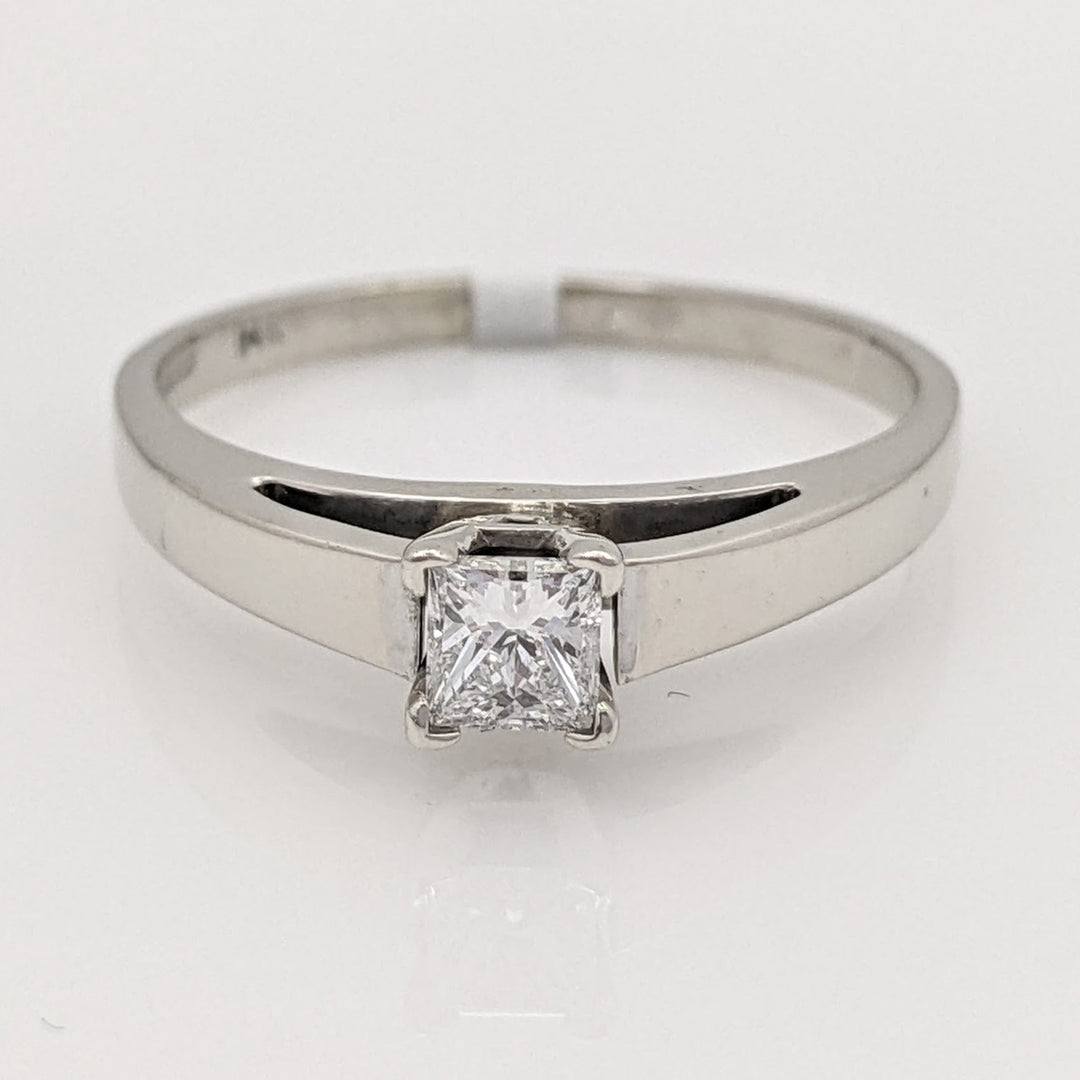 14K WHITE .30 CARAT TOTAL I1 G DIAMOND ROUND RAISED SHANK SOLITAIRE ESTATE RING 3.3 GRAMS