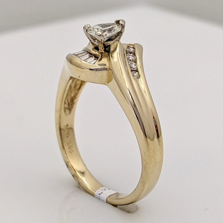 14K .50 CARAT TOTAL WEIGHT VS1 G PEAR DIAMOND WITH (6) ROUND AND (8) BAGUETTE ESTATE RING 4.7 GRAMS