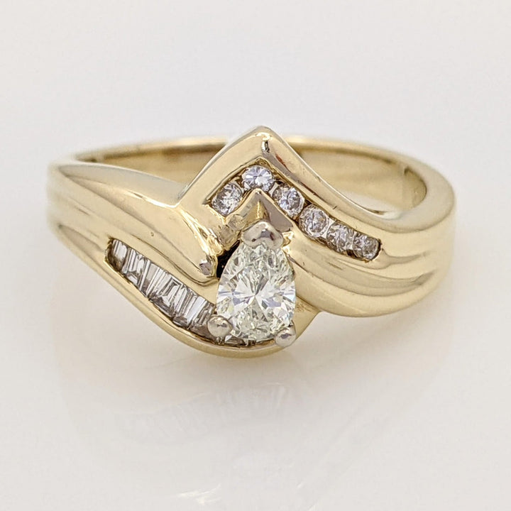 14K .50 CARAT TOTAL WEIGHT VS1 G PEAR DIAMOND WITH (6) ROUND AND (8) BAGUETTE ESTATE RING 4.7 GRAMS