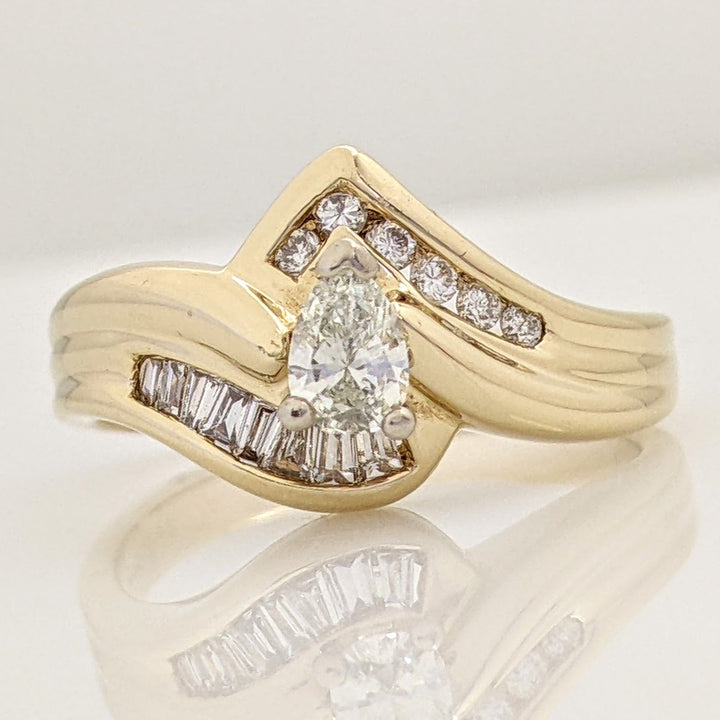 14K .50 CARAT TOTAL WEIGHT VS1 G PEAR DIAMOND WITH (6) ROUND AND (8) BAGUETTE ESTATE RING 4.7 GRAMS