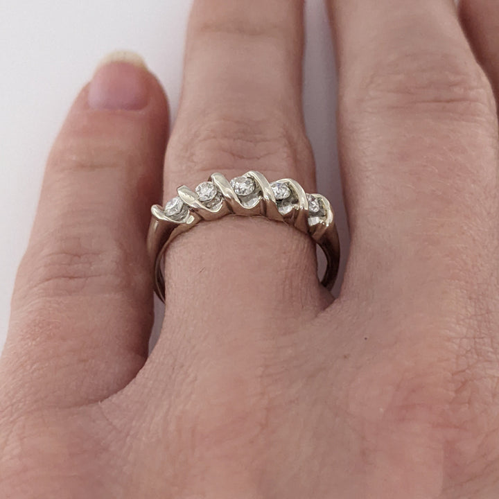 14K WHITE .20 CARAT TOTAL WEIGHT I1 I DIAMOND ROUND (5) SWIRL TOP ESTATE BAND 2.8 GRAMS