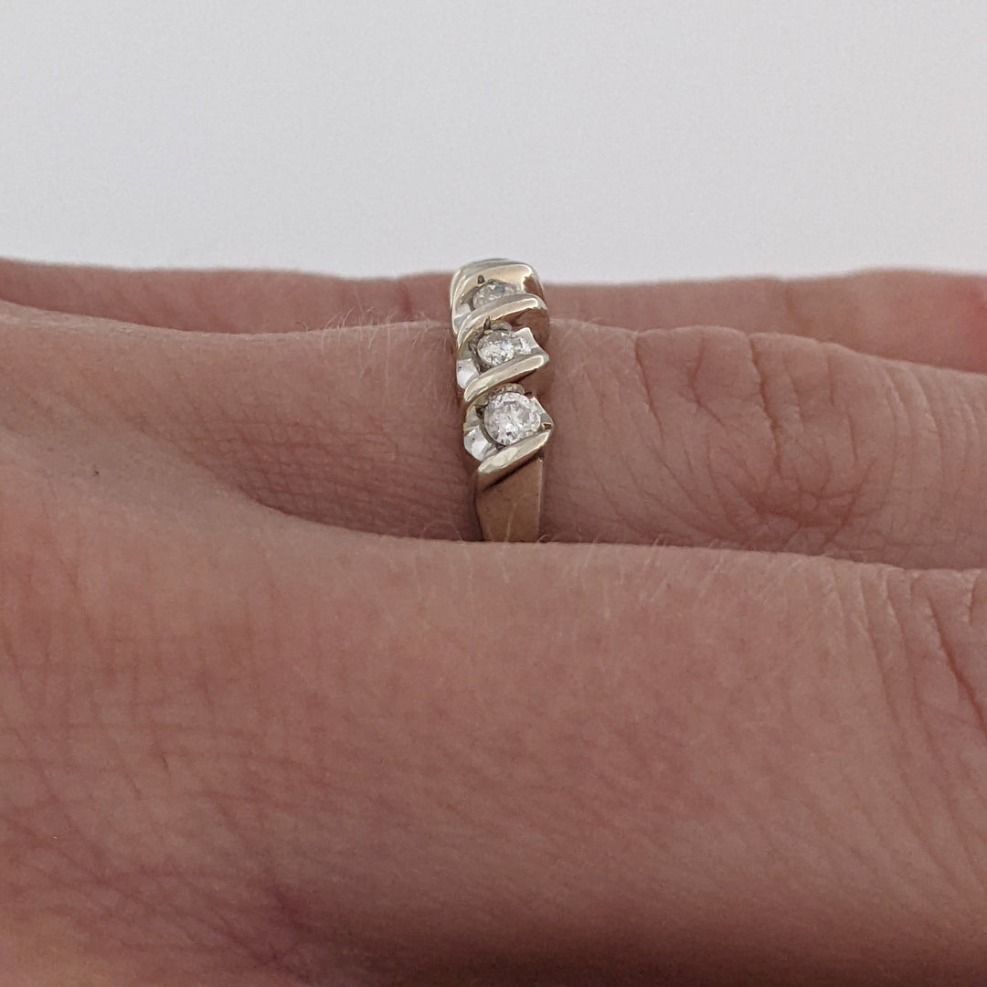 14K WHITE .20 CARAT TOTAL WEIGHT I1 I DIAMOND ROUND (5) SWIRL TOP ESTATE BAND 2.8 GRAMS