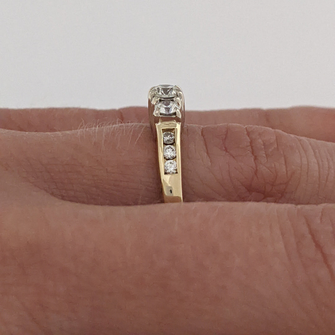 14K .30 CARAT TOTAL WEIGHT SI1 I DIAMOND ROUND (9) ESTATE TRINITY RING 2.8 GRAMS