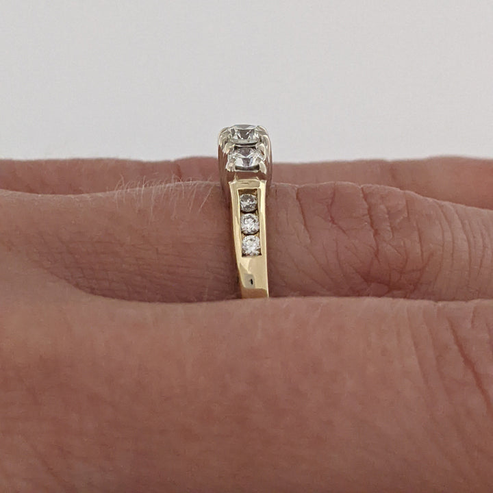 14K .30 CARAT TOTAL WEIGHT SI1 I DIAMOND ROUND (9) ESTATE TRINITY RING 2.8 GRAMS