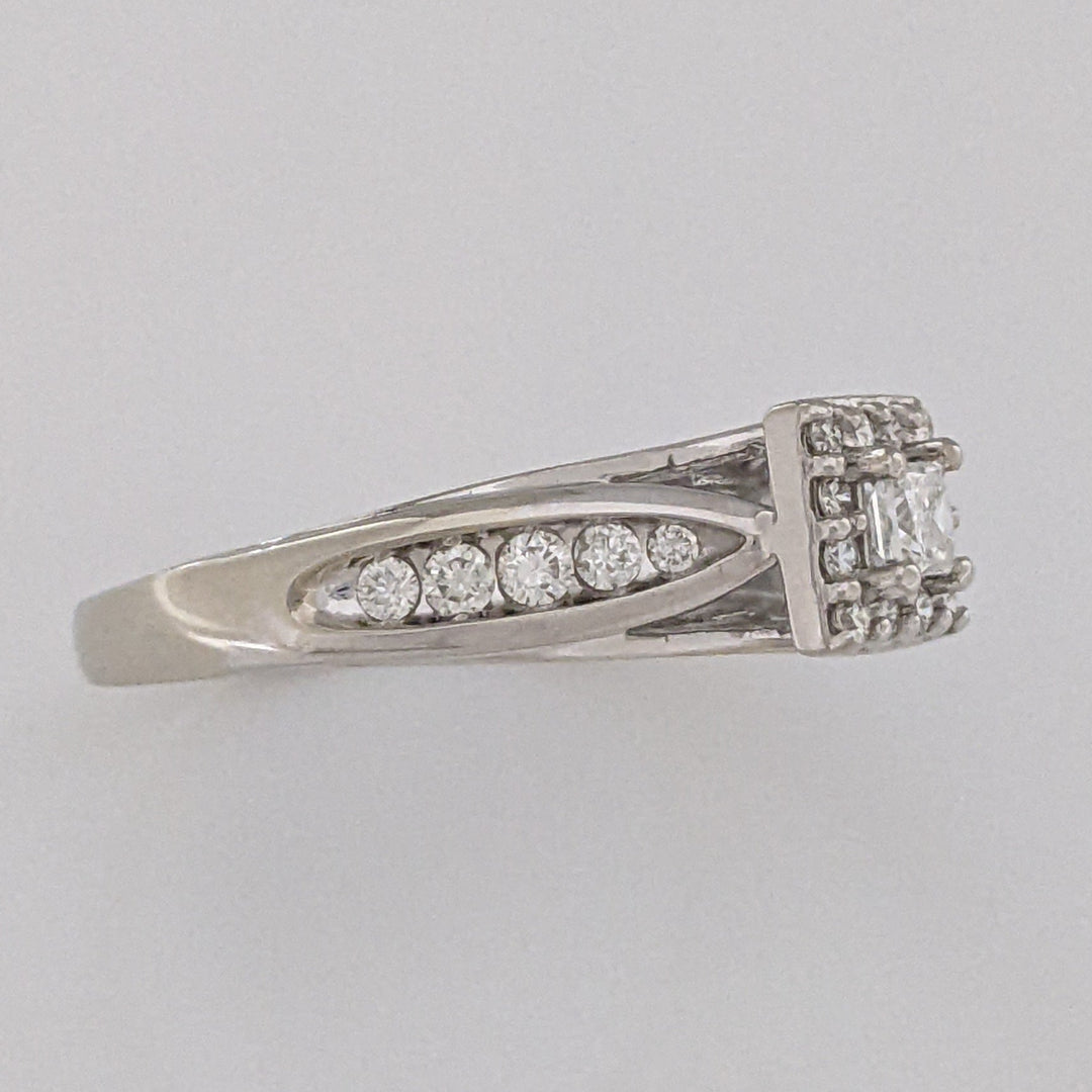 10K WHITE .36 CARAT TOTAL WEIGHT VS2 H DIAMOND PRINCESS CUT (1) ROUND (22) ESTATE HALO RING 3.5 GRAMS