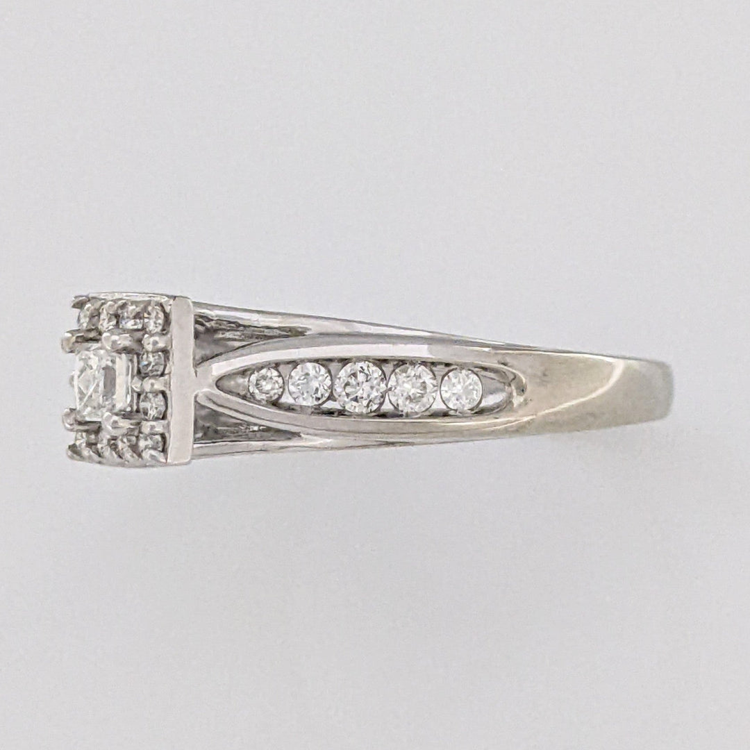 10K WHITE .36 CARAT TOTAL WEIGHT VS2 H DIAMOND PRINCESS CUT (1) ROUND (22) ESTATE HALO RING 3.5 GRAMS