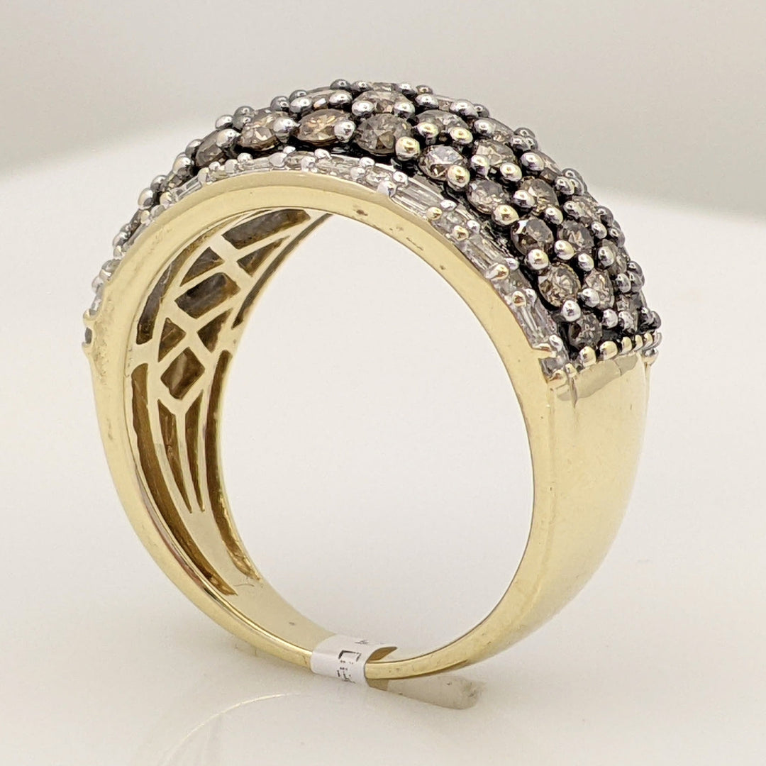 10K 1.40 CARAT TOTAL WEIGHT I1 CHAMPAGNE DIAMOND ROUND (50) WITH WHITE ROUND AND BAGUETTE TRIM ESTATE BAND 6.6 GRAMS