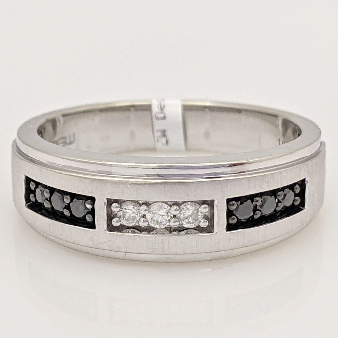 10K WHITE DIAMOND ROUND WHITE/ BLACK (9) ESTATE BRUSHED BAND 5.5 GRAMS
