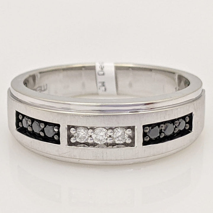 10K WHITE DIAMOND ROUND WHITE/ BLACK (9) ESTATE BRUSHED BAND 5.5 GRAMS