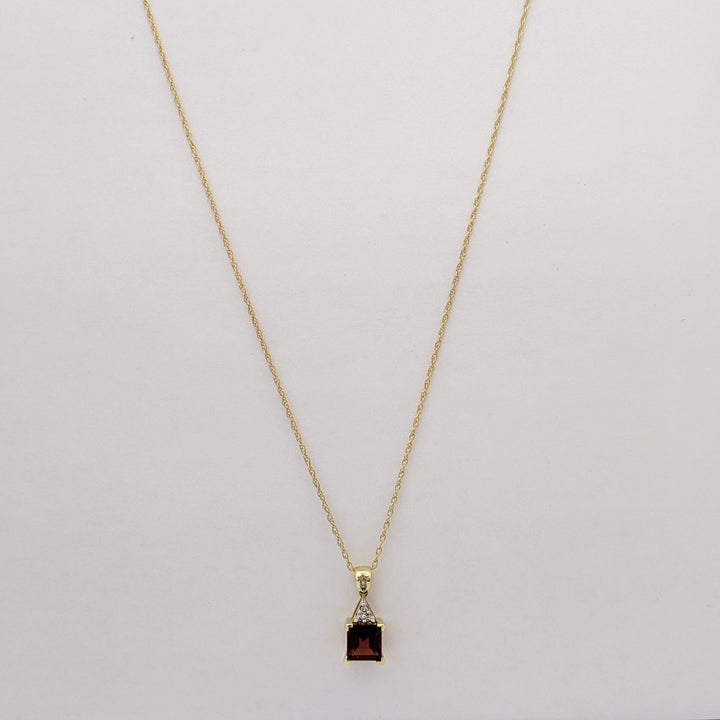 10K GARNET PRINCESS CUT 6MM WITH MELEE ESTATE PENDANT & CHAIN 1.7 GRAMS