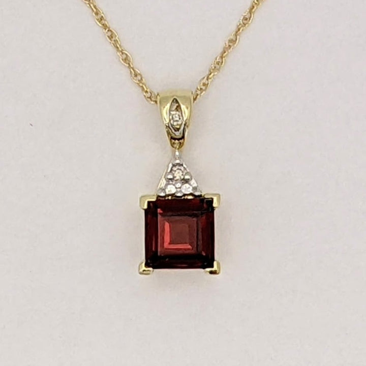 10K GARNET PRINCESS CUT 6MM WITH MELEE ESTATE PENDANT & CHAIN 1.7 GRAMS