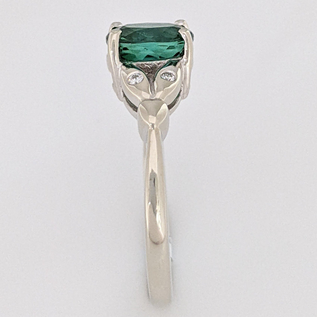14K WHITE GREEN TOURMALINE OVAL 1.46 CARAT TOTAL WITH .04 DIAMOND TOTAL WEIGHT LEAF ESTATE RING 3.1 GRAMS