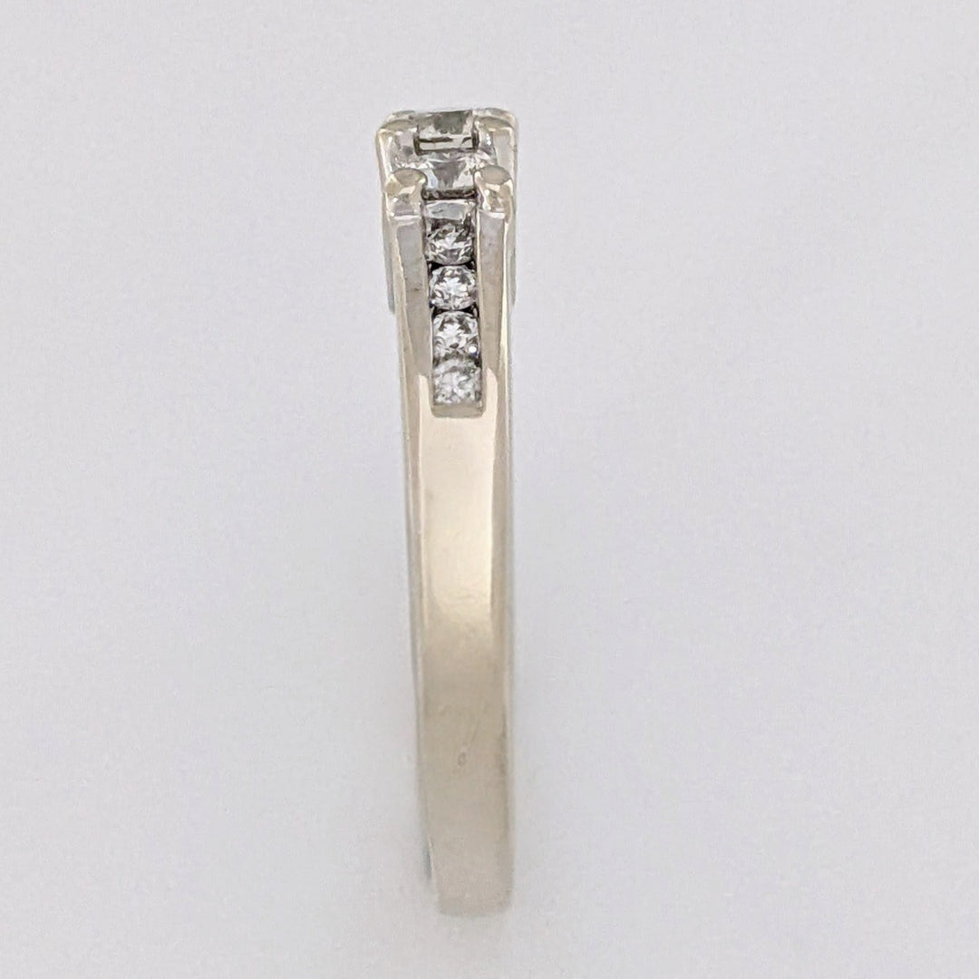 14K WHITE .41 CARAT TOTAL WEIGHT SI1 I DIAMOND ROUND (11) ESTATE TRINITY RING 3.7 GRAMS