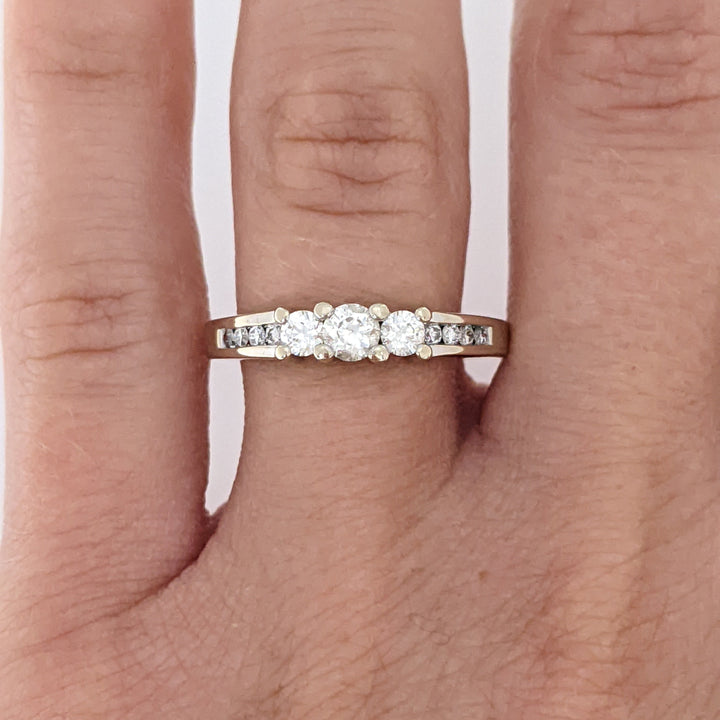 14K WHITE .41 CARAT TOTAL WEIGHT SI1 I DIAMOND ROUND (11) ESTATE TRINITY RING 3.7 GRAMS