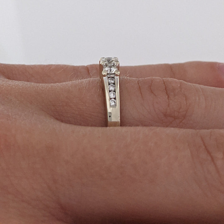 14K WHITE .41 CARAT TOTAL WEIGHT SI1 I DIAMOND ROUND (11) ESTATE TRINITY RING 3.7 GRAMS