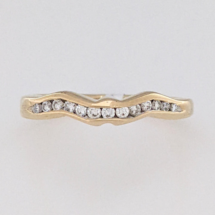 14K .15 CARAT TOTAL WEIGHT SI1 H DIAMOND ROUND (13) CURVED ESTATE CHANNEL BAND 3.0 GRAMS