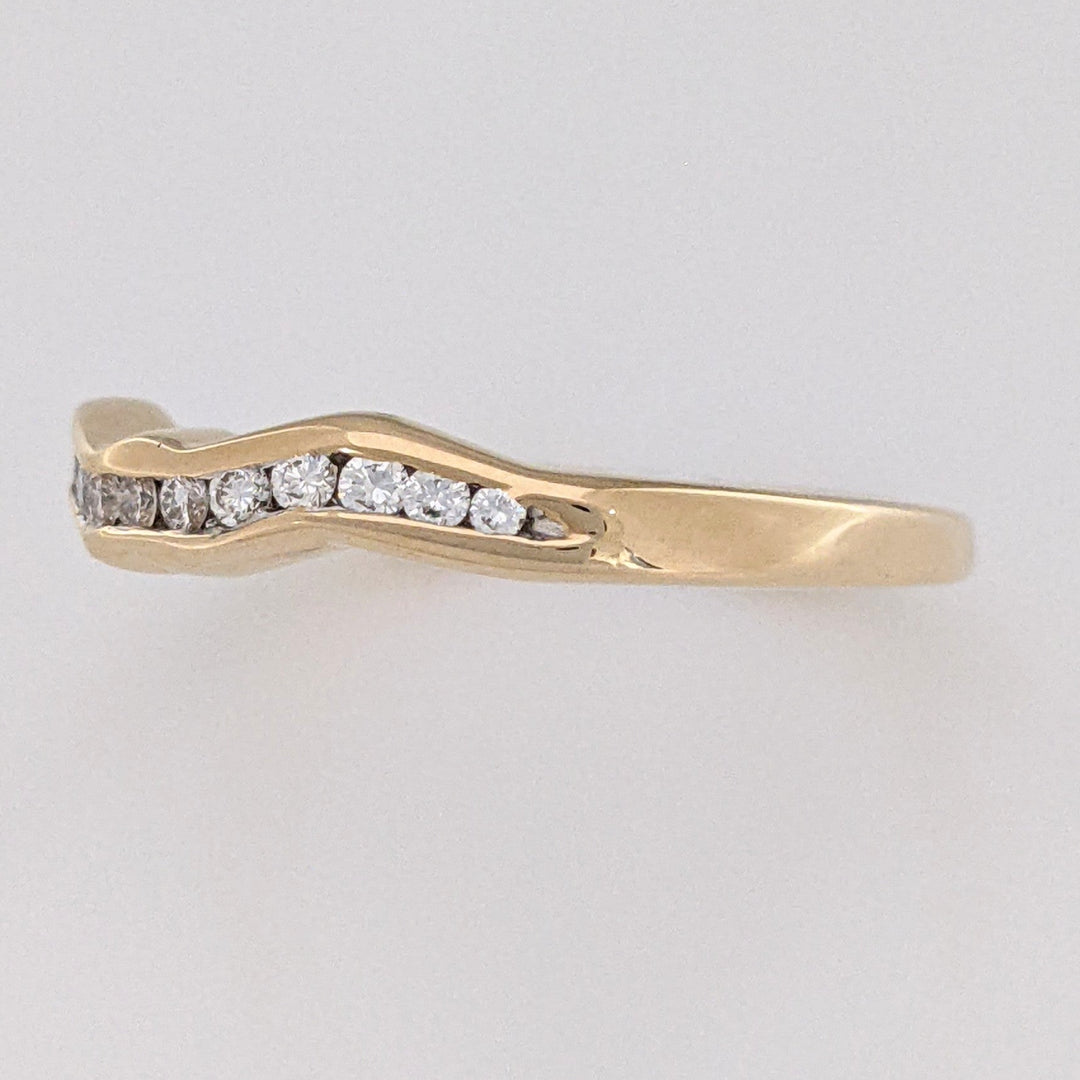 14K .15 CARAT TOTAL WEIGHT SI1 H DIAMOND ROUND (13) CURVED ESTATE CHANNEL BAND 3.0 GRAMS