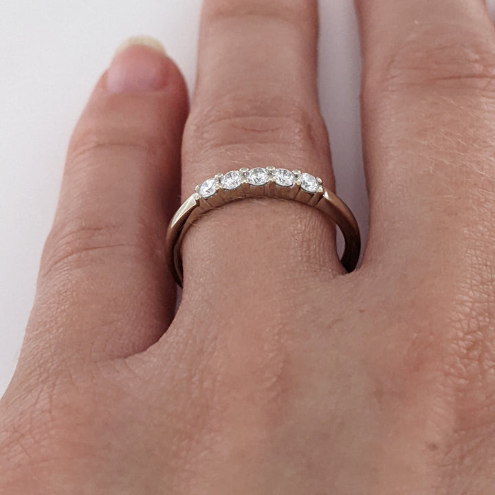 14K WHITE .20 CARAT TOTAL WEIGHT SI2 H DIAMOND ROUND (5) PRONG SET ESTATE BAND 2.0 GRAMS