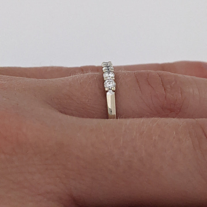 14K WHITE .20 CARAT TOTAL WEIGHT SI2 H DIAMOND ROUND (5) PRONG SET ESTATE BAND 2.0 GRAMS