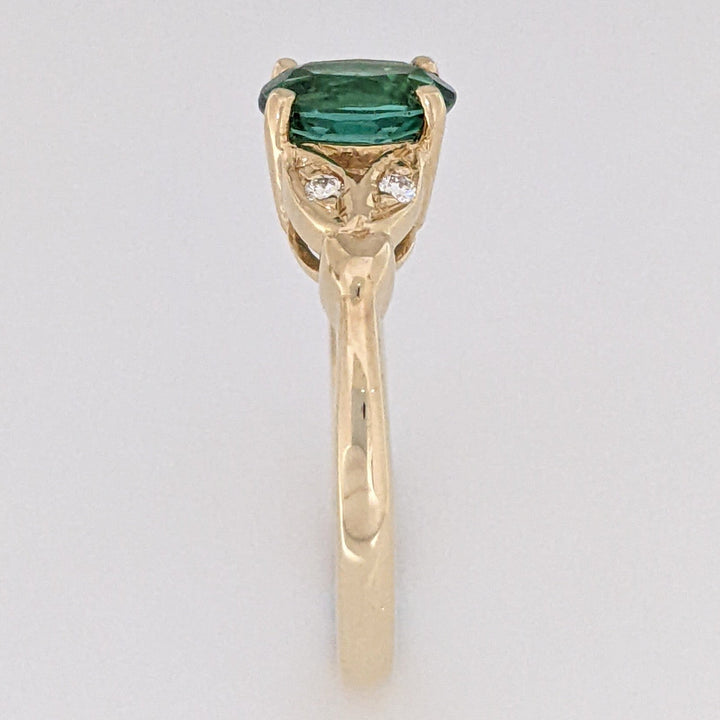 14K GREEN TOURMALINE 1.01 CARAT TOTAL WITH .04 DIAMOND TOTAL WEIGHT LEAF ESTATE RING 2.8 GRAMS