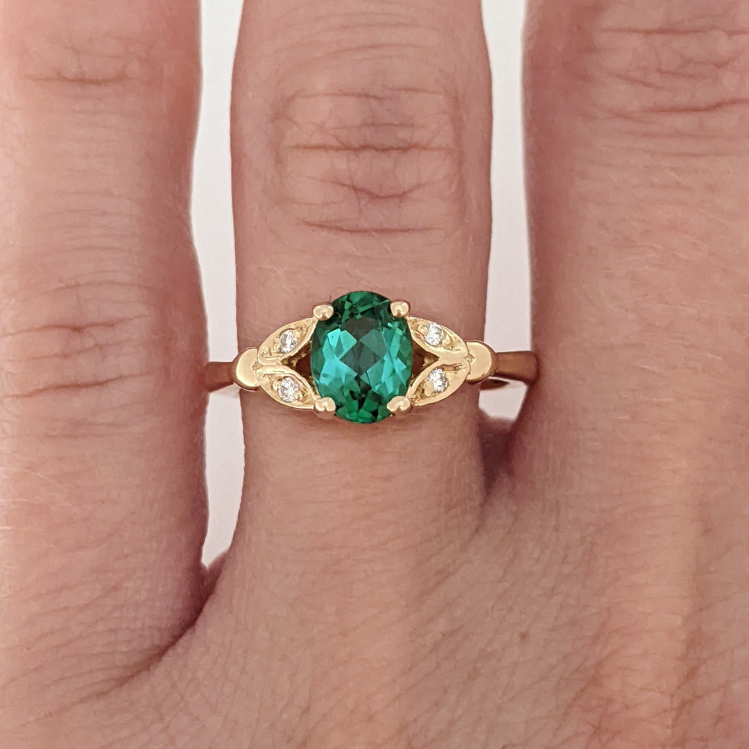 14K GREEN TOURMALINE 1.01 CARAT TOTAL WITH .04 DIAMOND TOTAL WEIGHT LEAF ESTATE RING 2.8 GRAMS