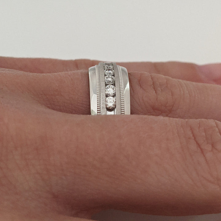 14K WHITE .48 CARAT TOTAL WEIGHT SI1 I DIAMOND ROUND (8) MILGRAIN DESIGN ESTATE BAND 9.3 GRAMS