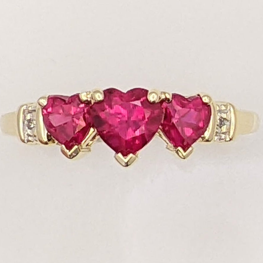 10K RED STONE HEART (3) WITH MELEE ESTATE RING 1.9 GRAMS