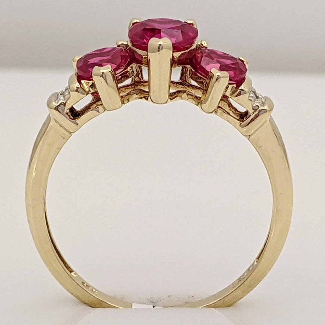 10K RED STONE HEART (3) WITH MELEE ESTATE RING 1.9 GRAMS