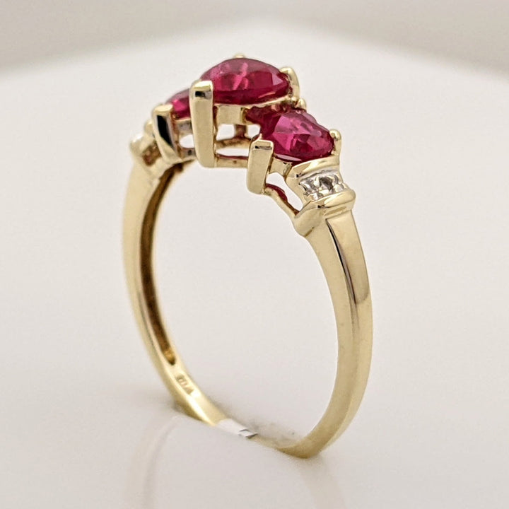 10K RED STONE HEART (3) WITH MELEE ESTATE RING 1.9 GRAMS