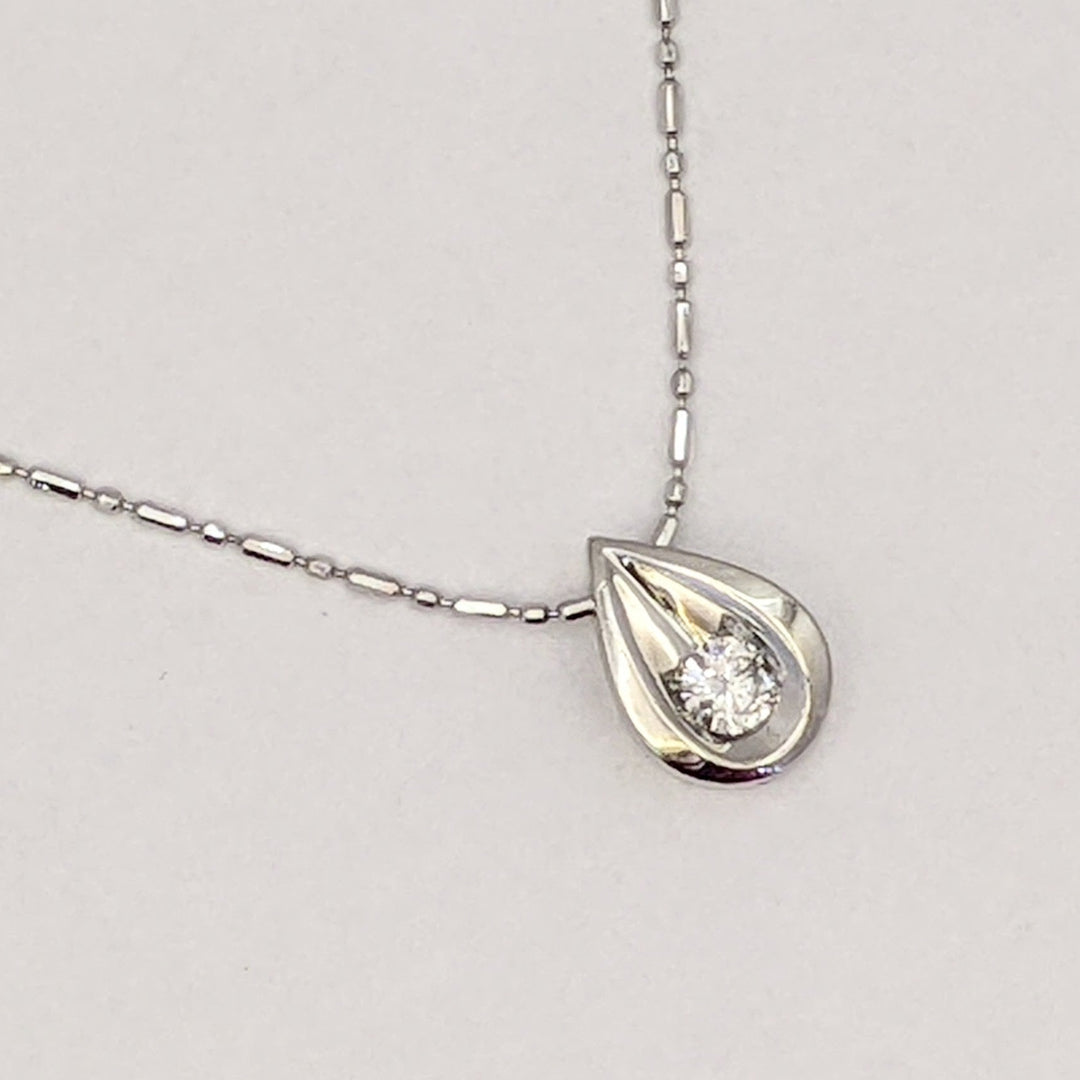 14K WHITE .11 CARAT TOTAL I1 H DIAMOND ROUND PEAR SHAPE ESTATE PENDANT & CHAIN 2.4 GRAMS