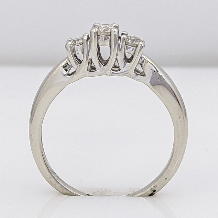 10K WHITE .24 CARAT TOTAL WEIGHT I1 K DIAMOND ROUND (3) TRINITY ESTATE RING 2.6 GRAMS