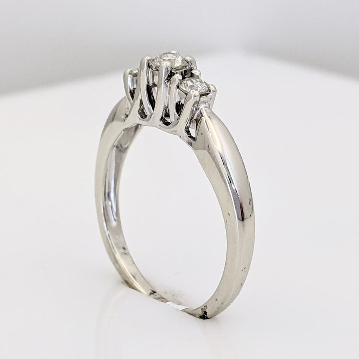 10K WHITE .24 CARAT TOTAL WEIGHT I1 K DIAMOND ROUND (3) TRINITY ESTATE RING 2.6 GRAMS