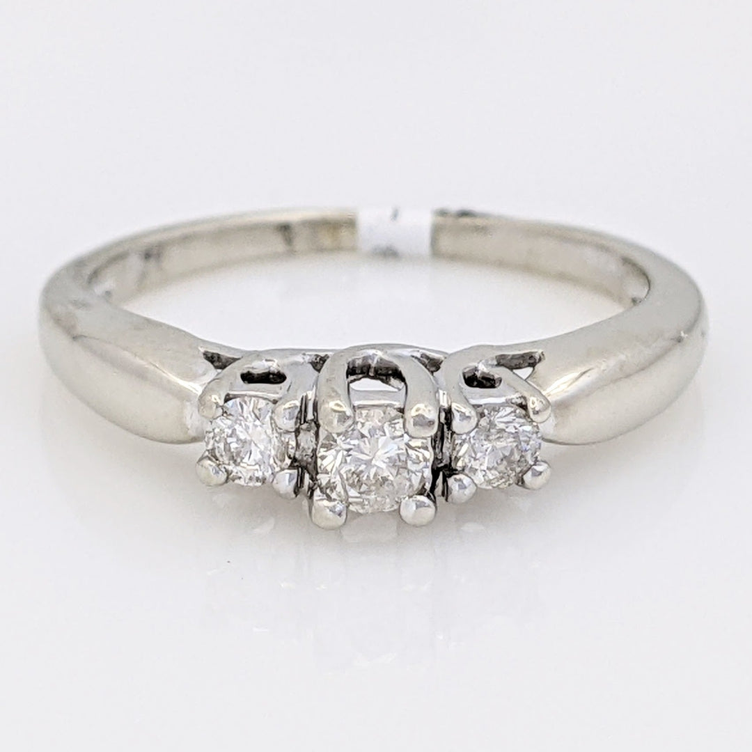10K WHITE .24 CARAT TOTAL WEIGHT I1 K DIAMOND ROUND (3) TRINITY ESTATE RING 2.6 GRAMS
