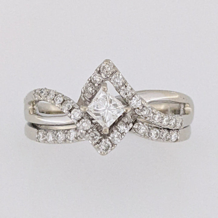 14K WHITE .49 CARAT TOTAL WEIGHT SI1 H DIAMOND PRINCESS CUT (1) ROUND (31) 3-ROW ESTATE RING 4.6 GRAMS