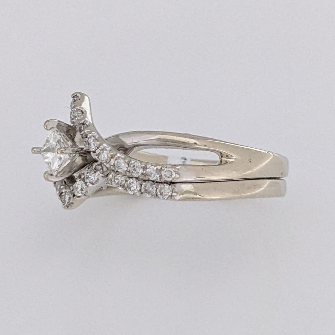 14K WHITE .49 CARAT TOTAL WEIGHT SI1 H DIAMOND PRINCESS CUT (1) ROUND (31) 3-ROW ESTATE RING 4.6 GRAMS