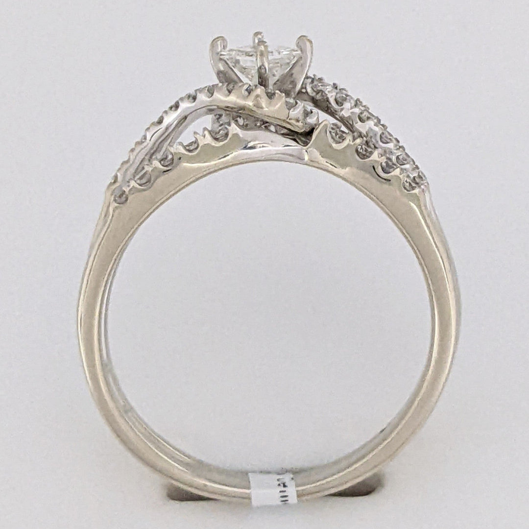 14K WHITE .49 CARAT TOTAL WEIGHT SI1 H DIAMOND PRINCESS CUT (1) ROUND (31) 3-ROW ESTATE RING 4.6 GRAMS