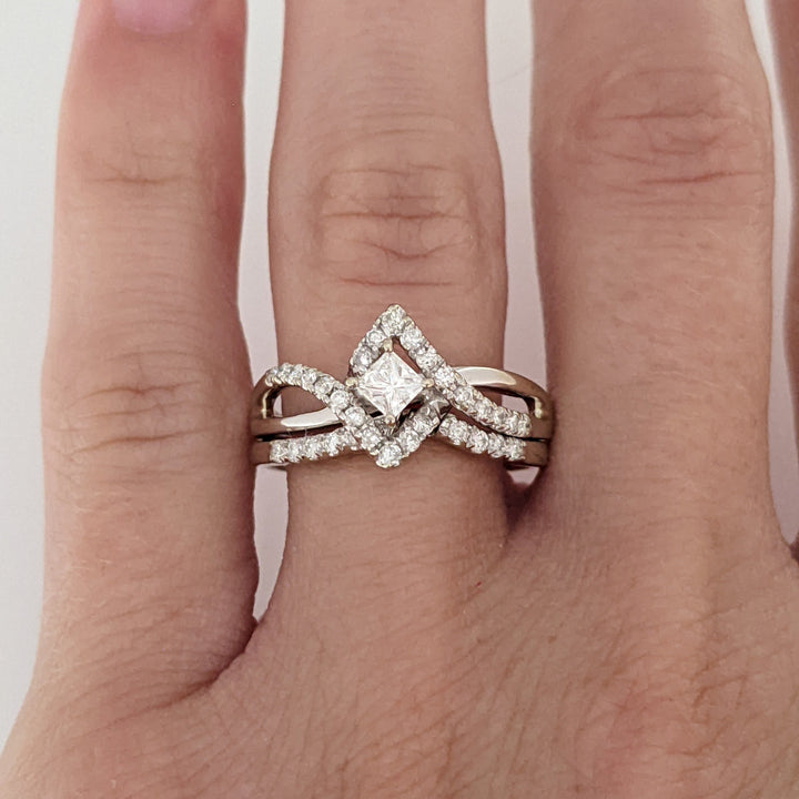 14K WHITE .49 CARAT TOTAL WEIGHT SI1 H DIAMOND PRINCESS CUT (1) ROUND (31) 3-ROW ESTATE RING 4.6 GRAMS