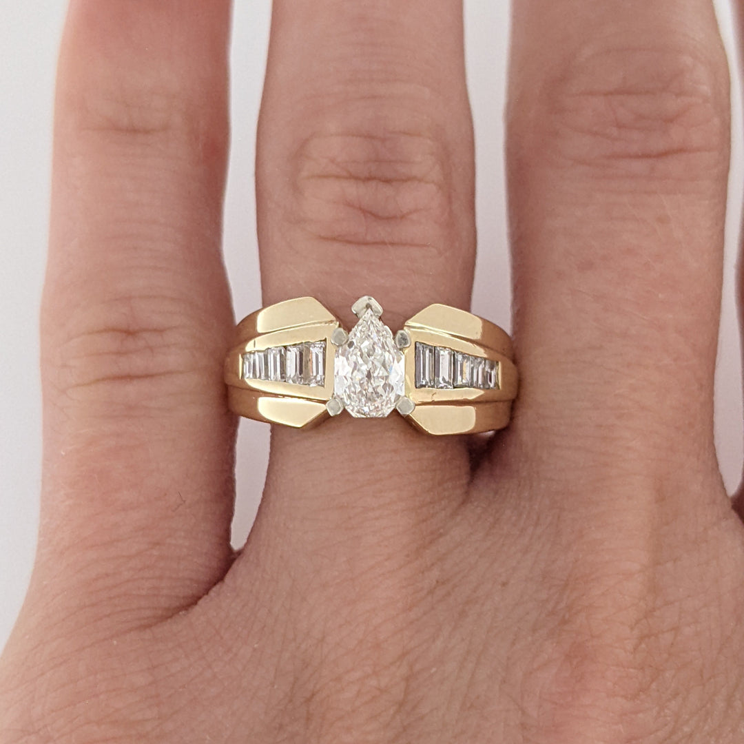 14K .97 CARAT TOTAL WEIGHT SI1 I DIAMOND PEAR (1) BAGUETTE (10) ESTATE RING 6.1 GRAMS
