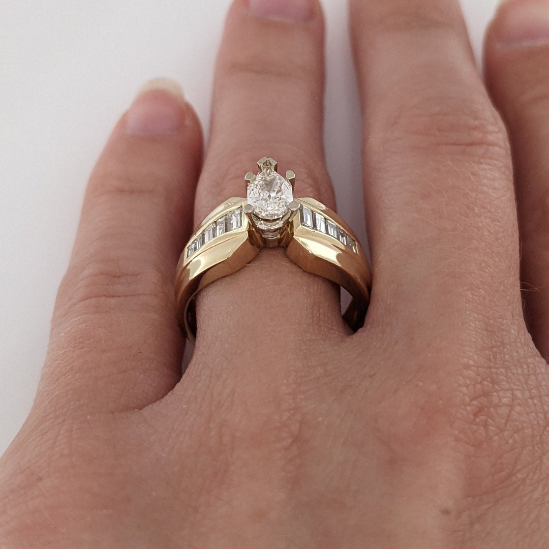14K .97 CARAT TOTAL WEIGHT SI1 I DIAMOND PEAR (1) BAGUETTE (10) ESTATE RING 6.1 GRAMS