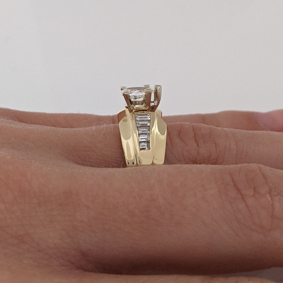14K .97 CARAT TOTAL WEIGHT SI1 I DIAMOND PEAR (1) BAGUETTE (10) ESTATE RING 6.1 GRAMS