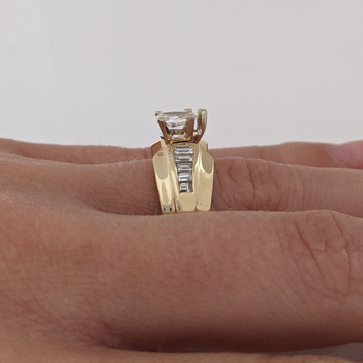 14K .97 CARAT TOTAL WEIGHT SI1 I DIAMOND PEAR (1) BAGUETTE (10) ESTATE RING 6.1 GRAMS