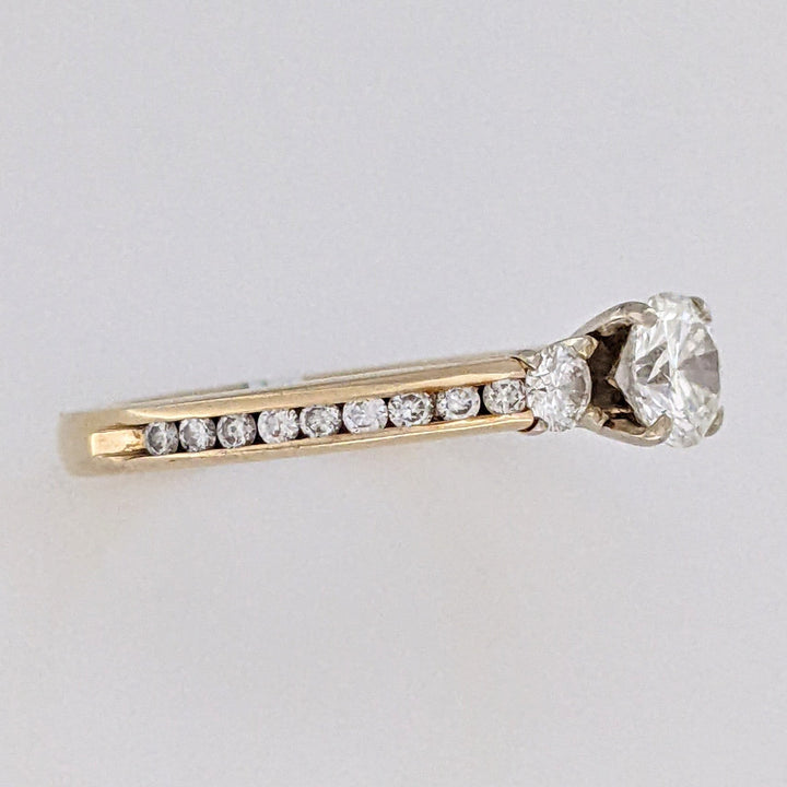 14K .94 CARAT TOTAL WEIGHT SI1 H DIAMOND ROUND (21) ESTATE TRINITY RING 3.9 GRAMS