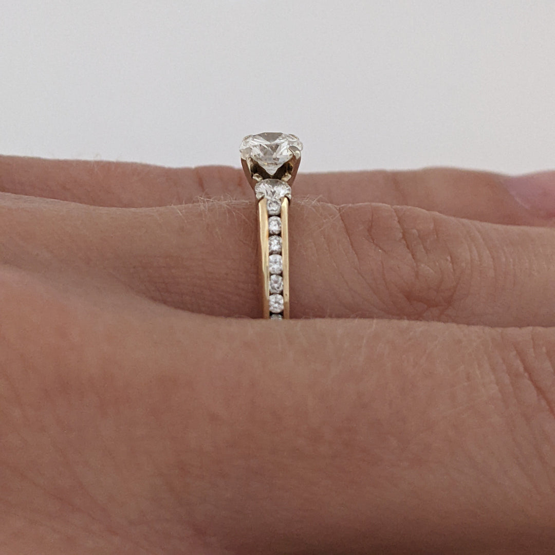14K .94 CARAT TOTAL WEIGHT SI1 H DIAMOND ROUND (21) ESTATE TRINITY RING 3.9 GRAMS