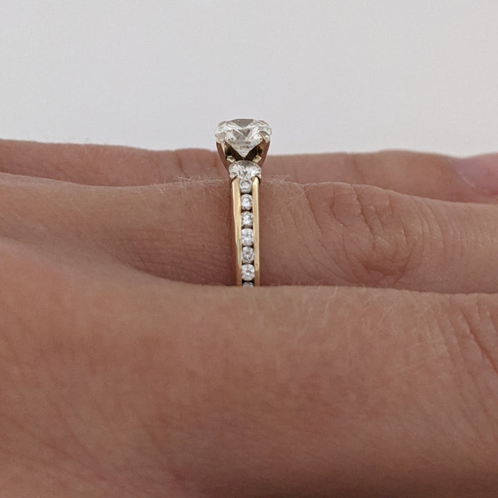 14K .94 CARAT TOTAL WEIGHT SI1 H DIAMOND ROUND (21) ESTATE TRINITY RING 3.9 GRAMS
