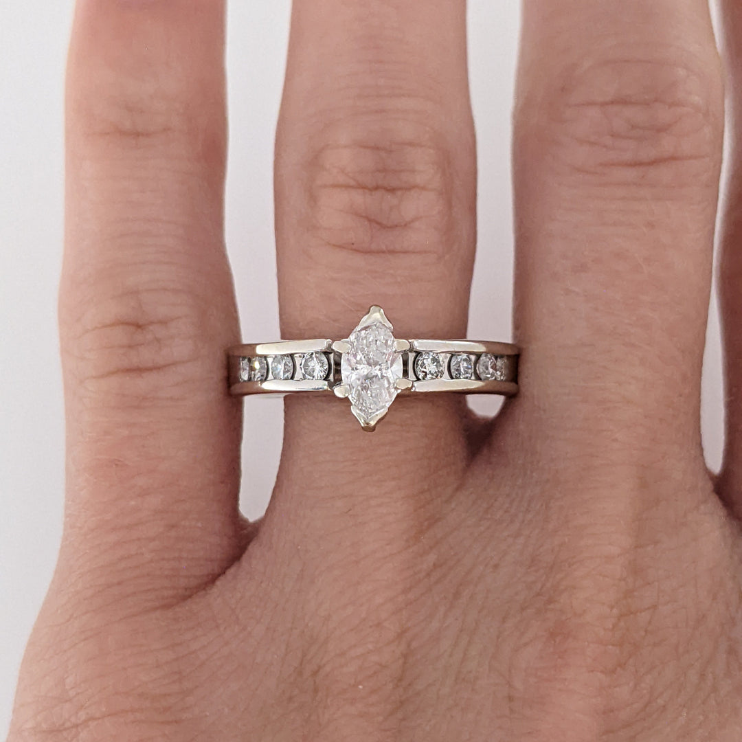 14K WHITE .77 CARAT TOTAL WEIGHT I1 H DIAMOND MARQUISE (1) ROUND (8) ESTATE RING 5.7 GRAMS
